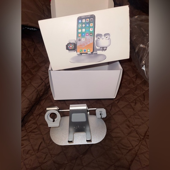 *BRAND NEW* 3 in 1 Aluminum Charging Station - Picture 9 of 12